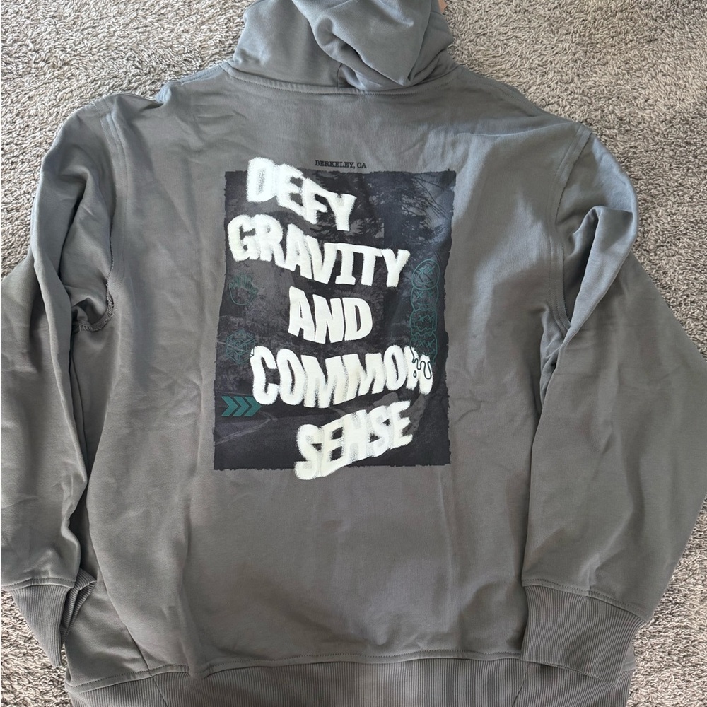 The North Face Hoodie - Picture 5 of 5